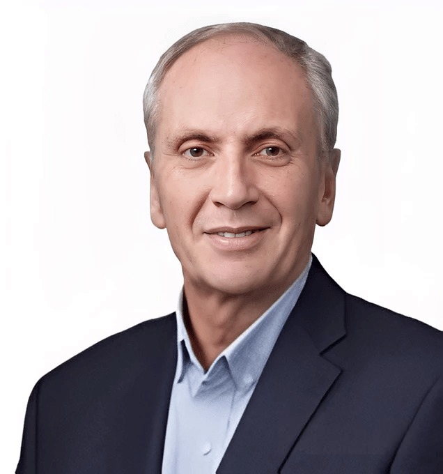 Dr. Raúl Ruffeil
